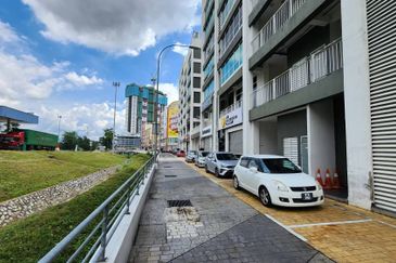 Ostia Bangi Business Avenue