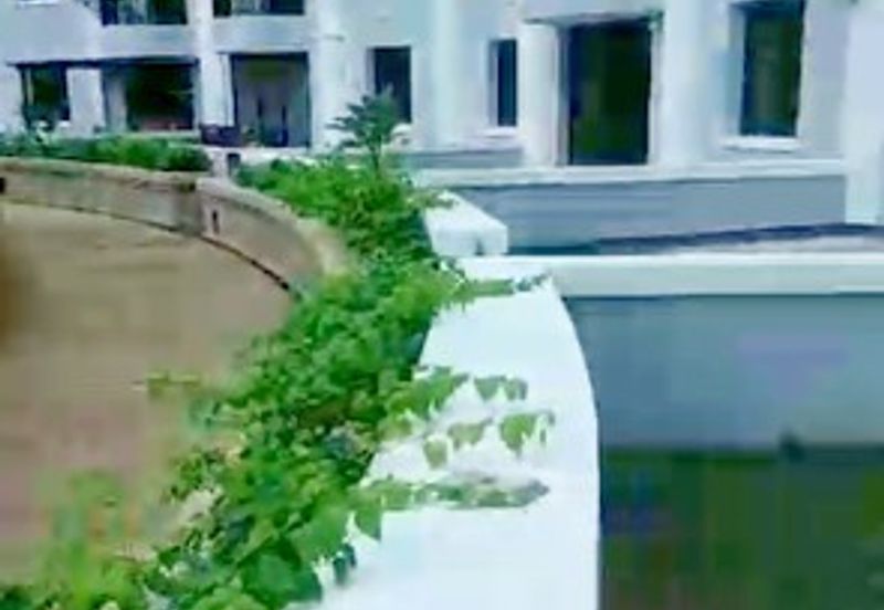 Marina Crescent Condominium