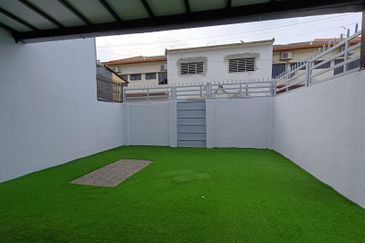 Taman Tepi Sungai ( Taman Teluk Pulai Indah )