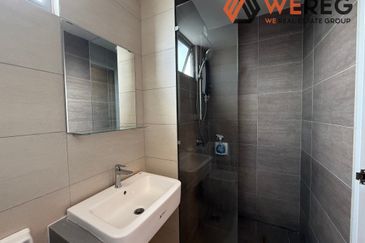 Gravit8 @ Klang South