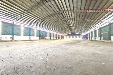 West Port, Pulau Indah