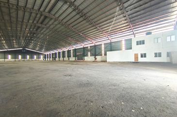 West Port, Pulau Indah