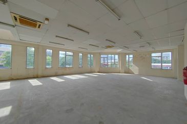 Teluk Pulai Commercial Center