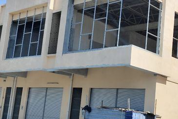 Teluk Pulai Commercial Center