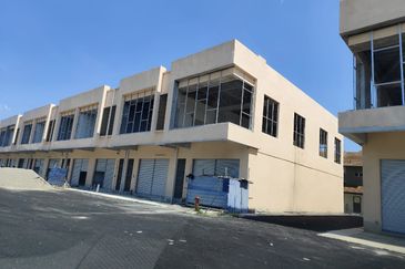 Teluk Pulai Commercial Center