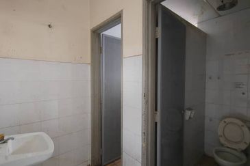 Teluk Pulai Commercial Center