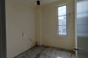 Teluk Pulai Commercial Center