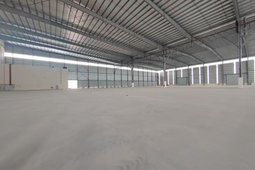 West Port, Pulau Indah