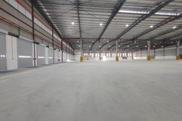 West Port, Pulau Indah