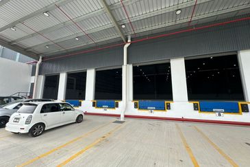 West Port, Pulau Indah