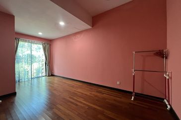 Duta Villa, Setia Alam