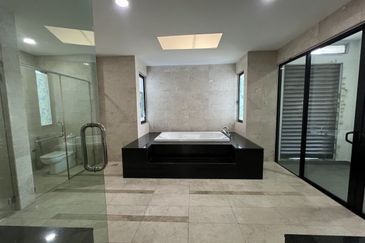 Duta Villa, Setia Alam