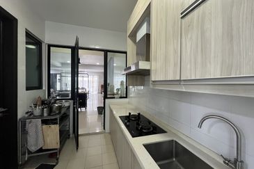 Duta Villa, Setia Alam