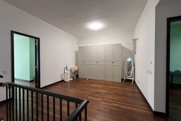 Duta Villa, Setia Alam