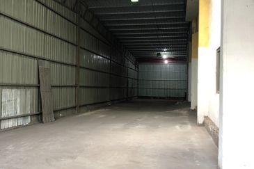 West Port, Pulau Indah