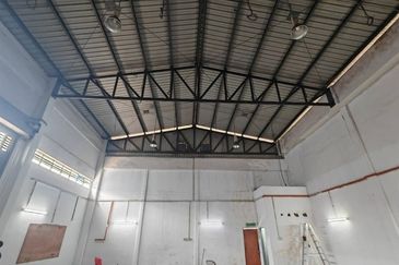 West Port, Pulau Indah