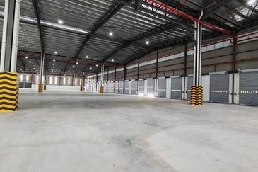 West Port, Pulau Indah