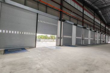 West Port, Pulau Indah