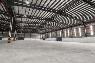 West Port, Pulau Indah