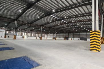 West Port, Pulau Indah