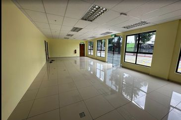 West Port, Pulau Indah