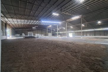 West Port, Pulau Indah