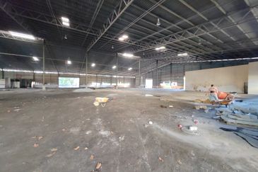 West Port, Pulau Indah