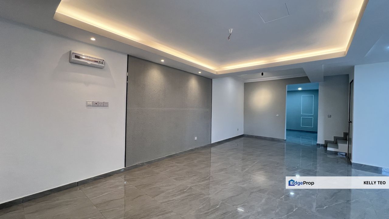 Taman Bayu Perdana Klang Double Storey Terraace House Well renovated, Selangor, Klang