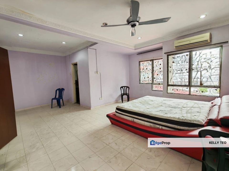 Bandar Bukit Tinggi 2.5 Storey Terrace House for rent, Selangor, Klang