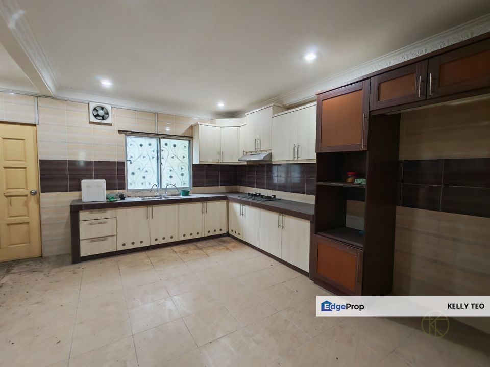 Bandar Bukit Tinggi 2.5 Storey Terrace House for rent, Selangor, Klang