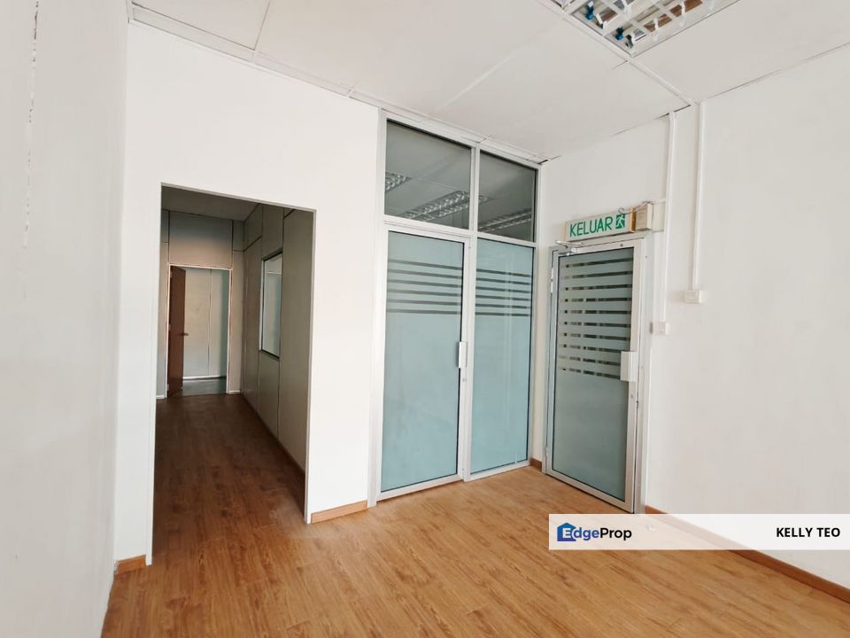 Bayu Tinggi Klang Office for rent Partial Furnish Nice Condition, Selangor, Klang