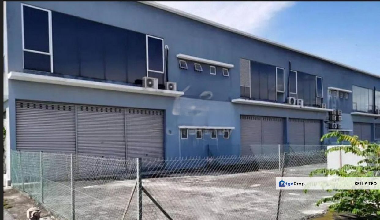 One Kesas Klang 32x118 Shop for Rent with Yard, Selangor, Klang