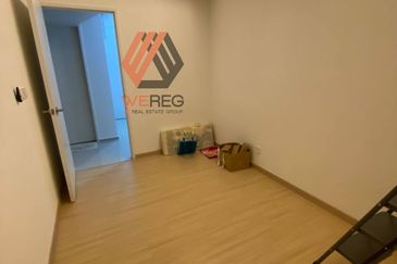 Gravit8 @ Klang South