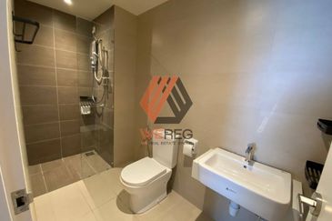 Gravit8 @ Klang South