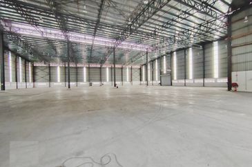 West Port, Pulau Indah