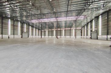 West Port, Pulau Indah