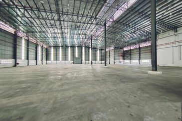 West Port, Pulau Indah