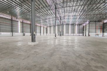 West Port, Pulau Indah