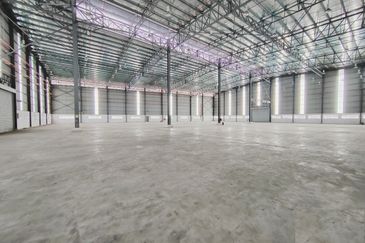 West Port, Pulau Indah