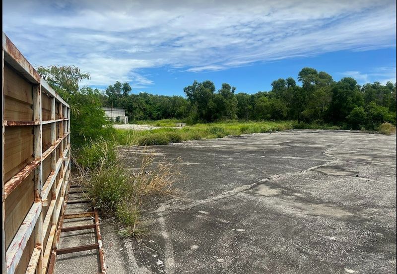 West Port, Pulau Indah