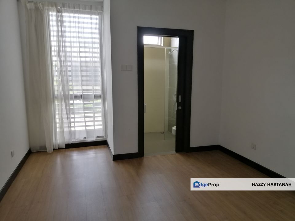 3 storey Superlink with lif. Laman Glenmarie, Shah Alam, Selangor, Glenmarie