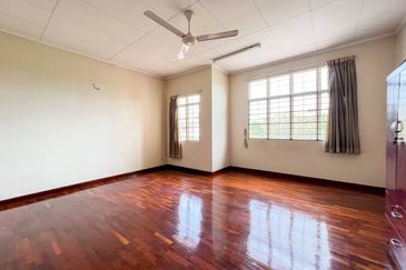 2 storey terrace facing open, Bukit Jelutong