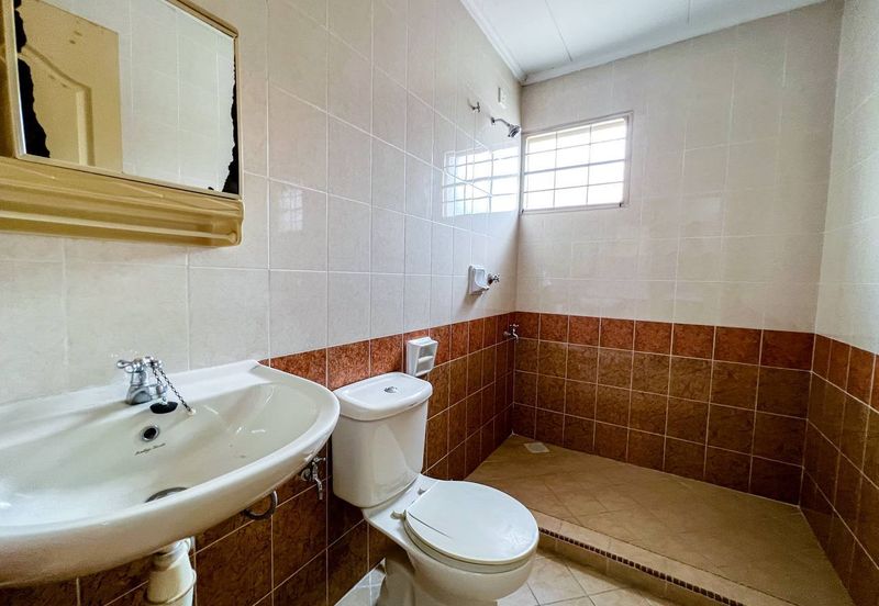 2 storey terrace facing open, Bukit Jelutong