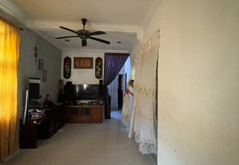 Jalan Teluk Panglima Garang 28/1