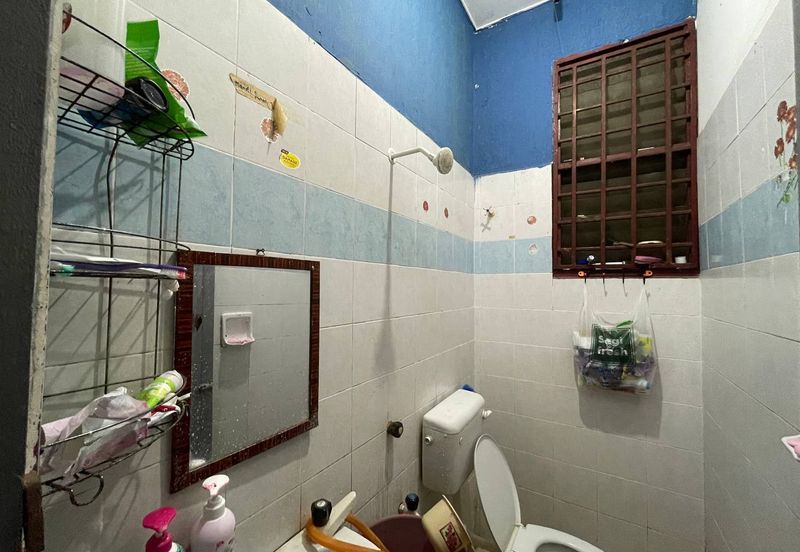 Jalan Teluk Panglima Garang 28/1