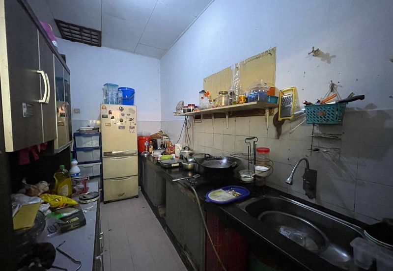 Jalan Teluk Panglima Garang 28/1