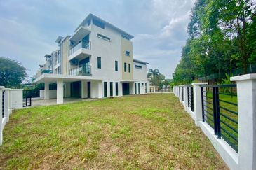 2.5 storey Corner Superlink, REIKA, USJ Height, Subang Jaya