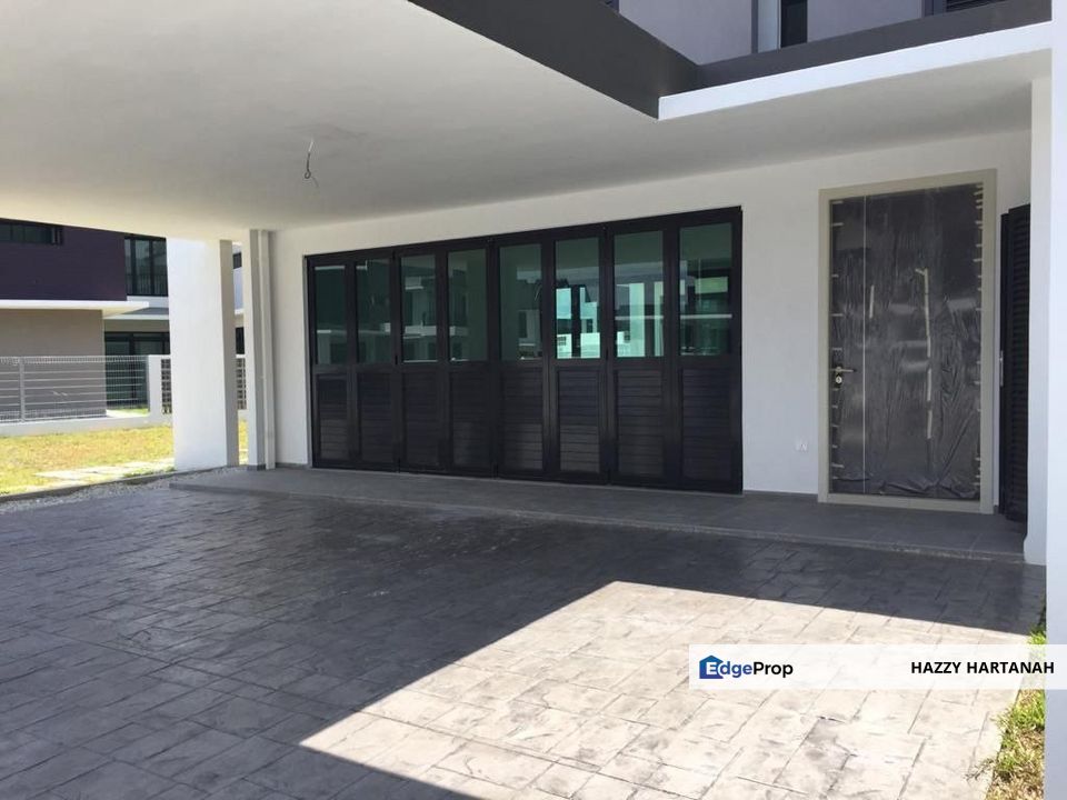 End lot Superlink 2 storey, Aralia, Elmina East, Denai ALam, Selangor, Shah Alam