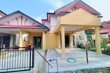 Semi D cluster below market value. Untung RM50k. Puncak Alam