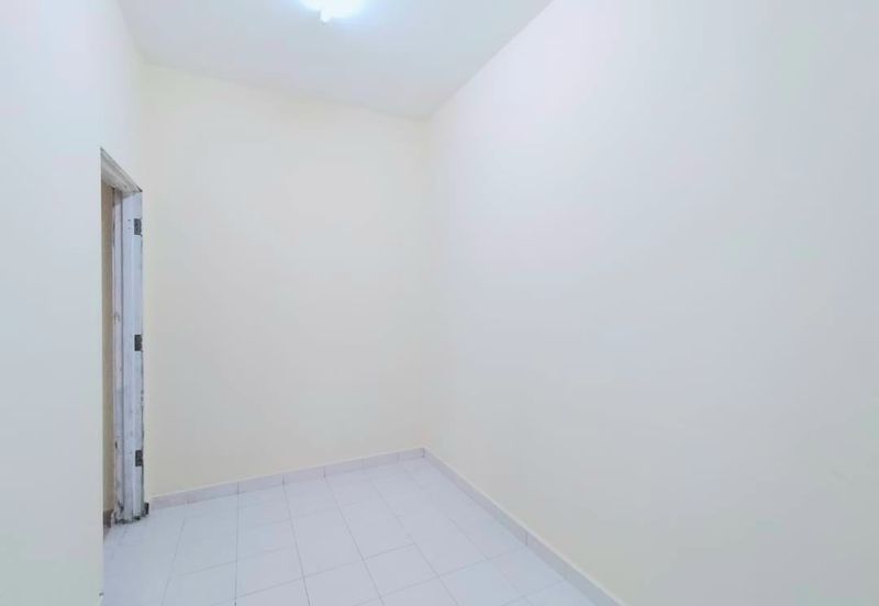 Semi D cluster below market value. Untung RM50k. Puncak Alam